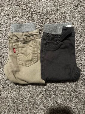 Levi's baby Tan & Black Jogger Jeans - 2-Pack - EUC - size 18M